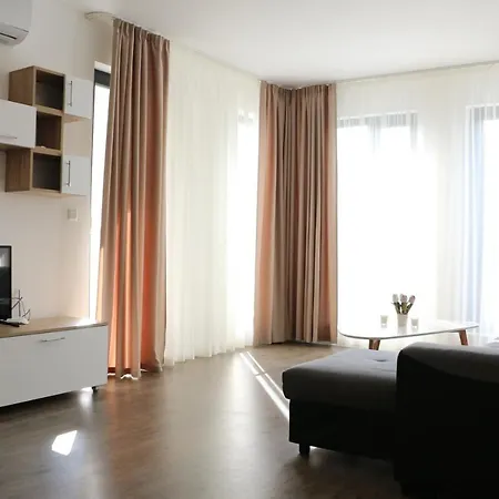 Апартаменты Quiet, Centrally Located Family Friendly Варна
