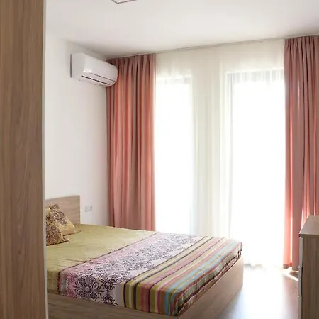 Апартаменты Quiet, Centrally Located Family Friendly *
