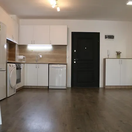 Апартаменты Quiet, Centrally Located Family Friendly Варна